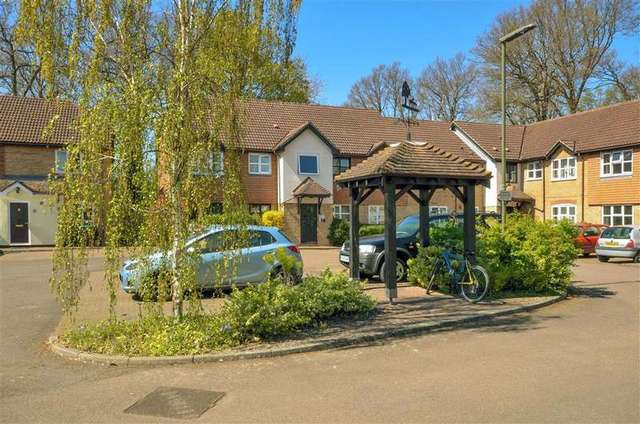  Image of 2 bedroom Flat for sale in The Woodlands Smallfield Horley RH6 at Smallfield Surrey Smallfield, RH6 9NP