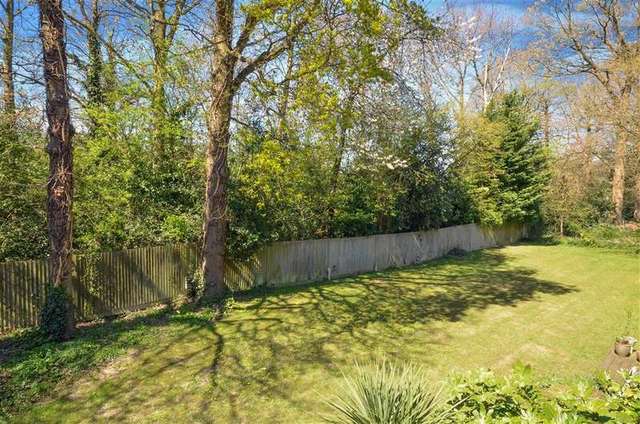  Image of 2 bedroom Flat for sale in The Woodlands Smallfield Horley RH6 at Smallfield Surrey Smallfield, RH6 9NP