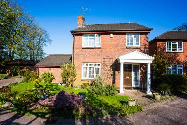  Image of 4 bedroom Detached house for sale in Thorndale Close Chatham ME5 at Thorndale Close  Chatham, ME5 9SW