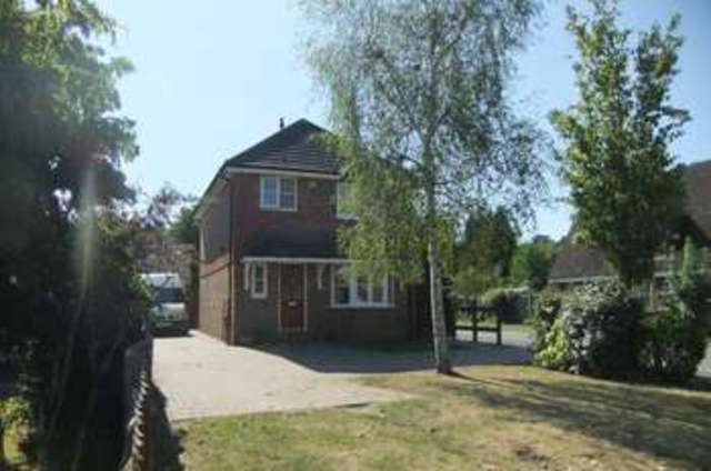  Image of 3 bedroom Detached house to rent in Woodcock Court Three Mile Cross Reading RG7 at Woodcock Court Three Mile Cross Reading, RG7 1BZ