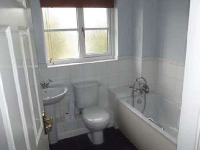  Image of 3 bedroom Detached house to rent in Woodcock Court Three Mile Cross Reading RG7 at Woodcock Court Three Mile Cross Reading, RG7 1BZ