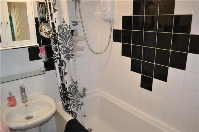  Image of 2 bedroom Flat to rent in Basinghall Gardens Sutton SM2 at Basinghall Gardens  Surrey, SM2 6AU