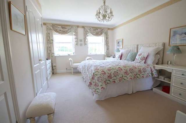  Image of 4 bedroom Mews for sale in Turners Hill Road East Grinstead RH19 at East Grinstead West Sussex, RH19 4LX