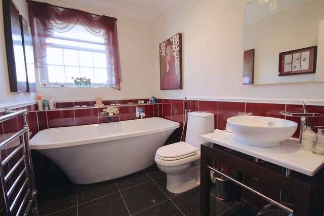  Image of 4 bedroom Mews for sale in Turners Hill Road East Grinstead RH19 at East Grinstead West Sussex, RH19 4LX