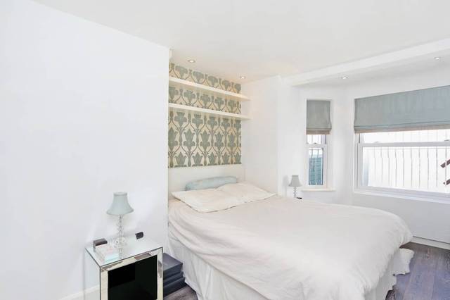  Image of 1 bedroom Flat to rent in Upper Addison Gardens London W14 at Upper Addison Gardens  London, W14 8AL