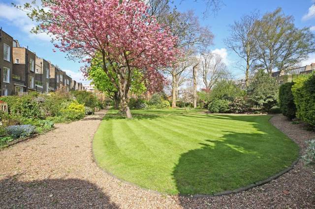  Image of 1 bedroom Flat to rent in Upper Addison Gardens London W14 at Upper Addison Gardens  London, W14 8AL