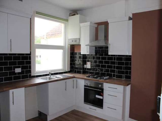  Image of 4 bedroom Flat to rent in Upper Bristol Road Weston-super-Mare BS22 at Worle Weston-super-Mare Milton, BS22 8DN