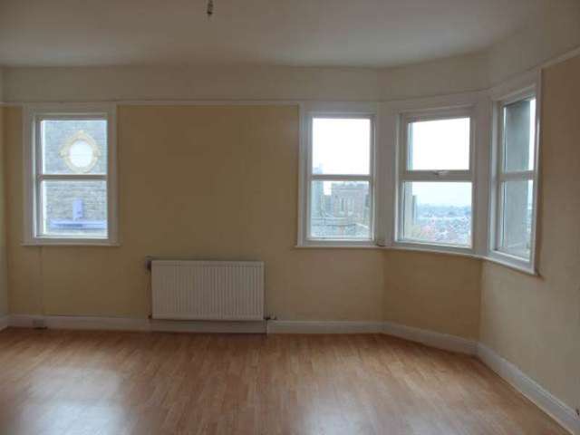  Image of 4 bedroom Flat to rent in Upper Bristol Road Weston-super-Mare BS22 at Worle Weston-super-Mare Milton, BS22 8DN