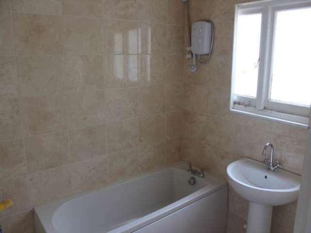  Image of 4 bedroom Flat to rent in Upper Bristol Road Weston-super-Mare BS22 at Worle Weston-super-Mare Milton, BS22 8DN