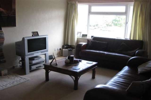  Image of 2 bedroom Maisonette to rent in Walsgrave Drive Solihull B92 at Solihull, B92 9PR