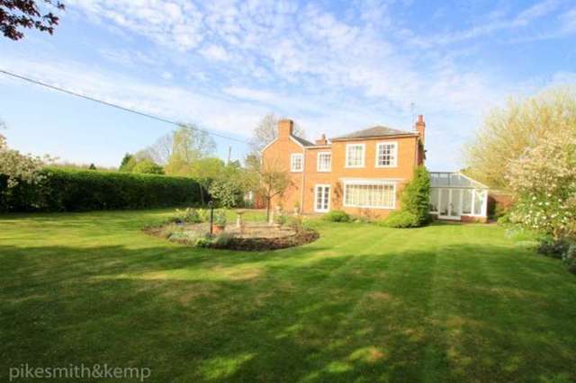  Image of 4 bedroom Detached house for sale in West End Waltham St. Lawrence Reading RG10 at WALTHAM ST LAWRENCE, RG10 0NN