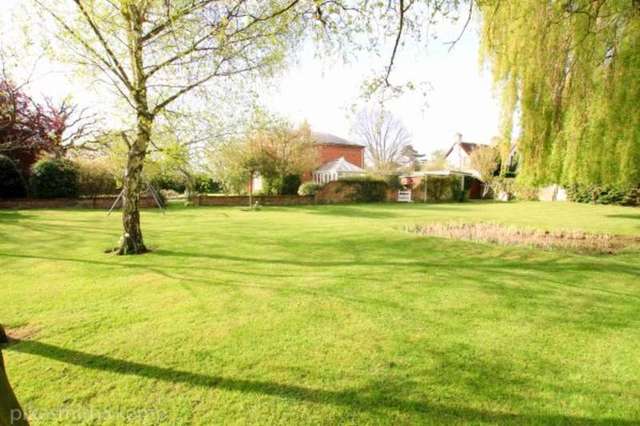  Image of 4 bedroom Detached house for sale in West End Waltham St. Lawrence Reading RG10 at WALTHAM ST LAWRENCE, RG10 0NN