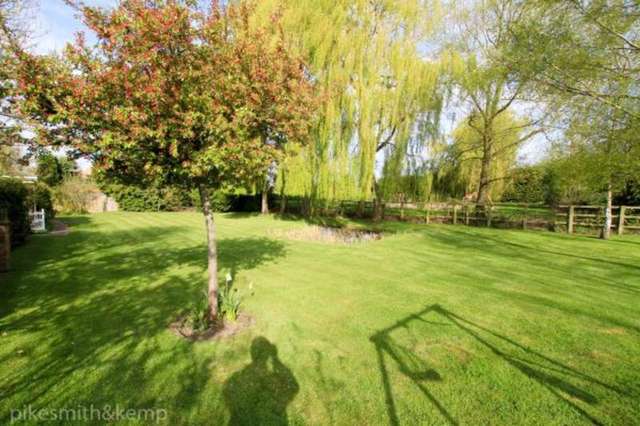  Image of 4 bedroom Detached house for sale in West End Waltham St. Lawrence Reading RG10 at WALTHAM ST LAWRENCE, RG10 0NN