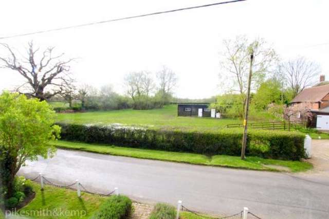  Image of 4 bedroom Detached house for sale in West End Waltham St. Lawrence Reading RG10 at WALTHAM ST LAWRENCE, RG10 0NN