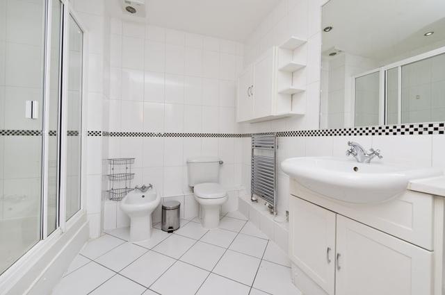  Image of 3 bedroom Flat to rent in Beckford Close Warwick Road London W14 at Warren House  Beckford Close, W14 8TR