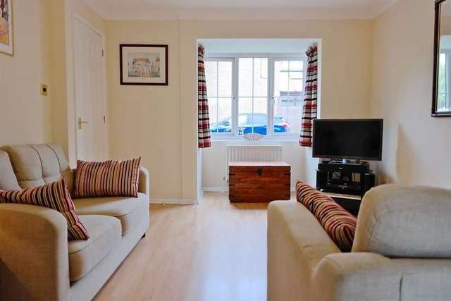  Image of 3 bedroom Semi-Detached house to rent in Webb Court Wokingham RG40 at Wokingham Berkshire Wokingham, RG40 5YR