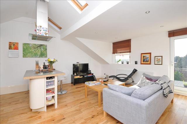  Image of 3 bedroom Flat to rent in Wellesley Road Croydon CR0 at Wellesley Road  CROYDON, CR0 2AJ