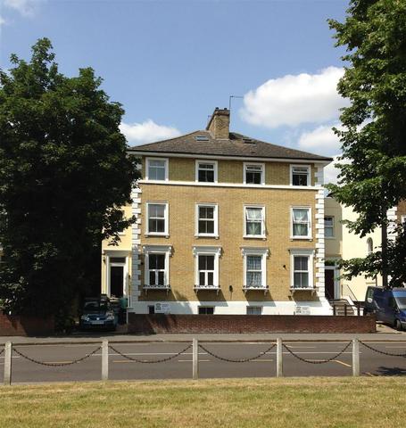  Image of 2 bedroom Flat to rent in Wellesley Road Croydon CR0 at Wellesley Road  Croydon, CR0 2AJ