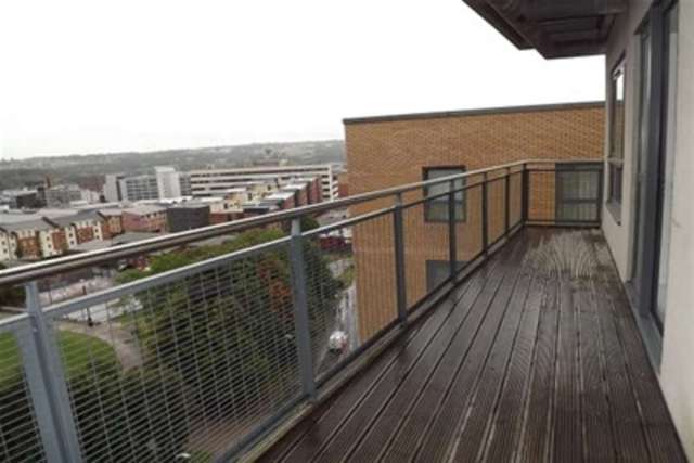  Image of 2 bedroom Flat to rent in Fitzwilliam Street Sheffield S1 at Sheffield, S1 4JQ