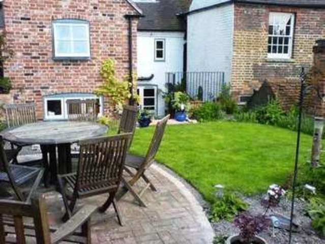  Image of 3 bedroom Terraced house to rent in Church Lane West Wycombe High Wycombe HP14 at 44 Church Lane  West Wycombe, HP14 3AH