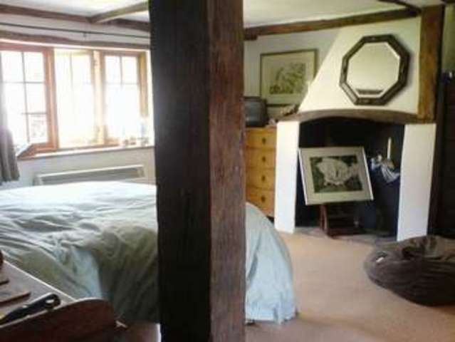  Image of 3 bedroom Terraced house to rent in Church Lane West Wycombe High Wycombe HP14 at 44 Church Lane  West Wycombe, HP14 3AH