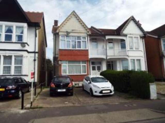  Image of 1 bedroom Flat for sale in Genesta Road Westcliff-on-Sea SS0 at Westcliff-on-Sea Essex Westcliff-on-Sea, SS0 8DB
