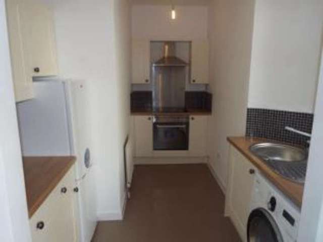  Image of 1 bedroom Flat for sale in Genesta Road Westcliff-on-Sea SS0 at Westcliff-on-Sea Essex Westcliff-on-Sea, SS0 8DB