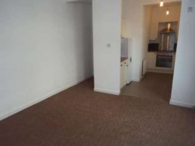  Image of 1 bedroom Flat for sale in Genesta Road Westcliff-on-Sea SS0 at Westcliff-on-Sea Essex Westcliff-on-Sea, SS0 8DB