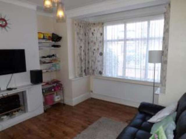  Image of 3 bedroom Semi-Detached house for sale in Cleveland Drive Westcliff-on-Sea SS0 at Westcliff-on-Sea Essex Prittlewell, SS0 0SU