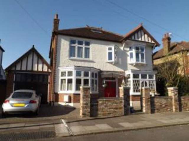  Image of 4 bedroom Detached house for sale in Eastwood Lane South Westcliff-on-Sea SS0 at Westcliff-On-Sea Essex Prittlewell, SS0 9XJ