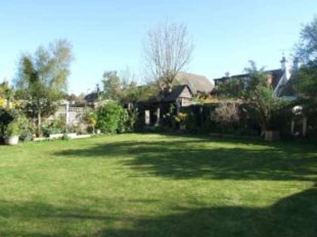  Image of 4 bedroom Detached house for sale in Eastwood Lane South Westcliff-on-Sea SS0 at Westcliff-On-Sea Essex Prittlewell, SS0 9XJ
