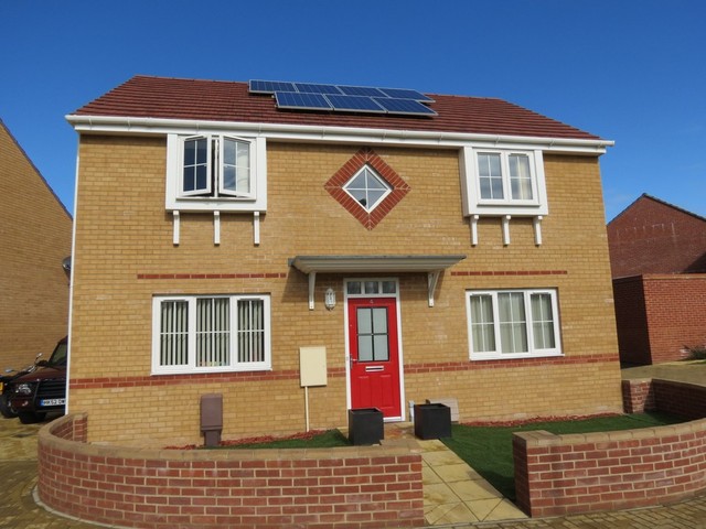 Image of 4 bedroom Detached house for sale in Westfield Road Portsmouth PO6 at Westfield Road  Portsmouth, PO6 4RN