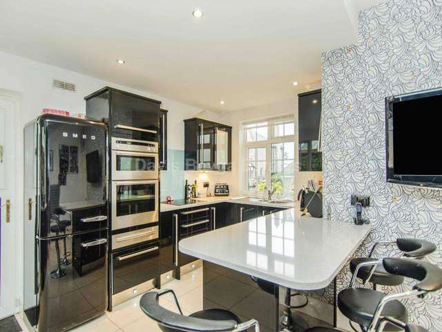  Image of 4 bedroom Detached house for sale in Wheatcroft Road Allerton Liverpool L18 at Wheatcroft Road  Liverpool, L18 9UE