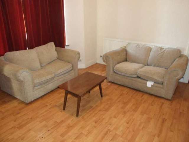  Image of 1 bedroom Flat to rent in Whitchurch Road Heath Cardiff CF14 at Whitchurch Rd Heath Cardiff, CF14 3NF