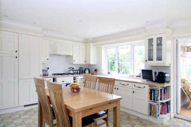  Image of 5 bedroom Detached house to rent in Windsor Drive Rustington Littlehampton BN16 at Rustington Rustington, BN16 3SW