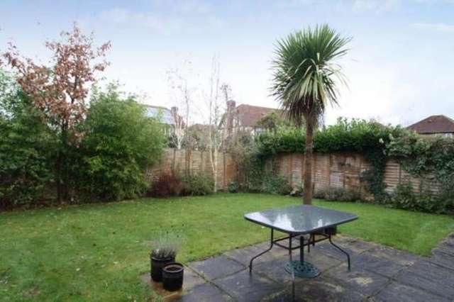  Image of 5 bedroom Detached house to rent in Windsor Drive Rustington Littlehampton BN16 at Rustington Rustington, BN16 3SW