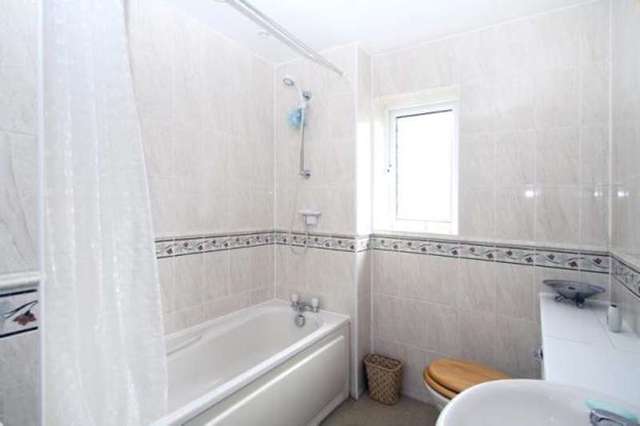  Image of 5 bedroom Detached house to rent in Windsor Drive Rustington Littlehampton BN16 at Rustington Rustington, BN16 3SW