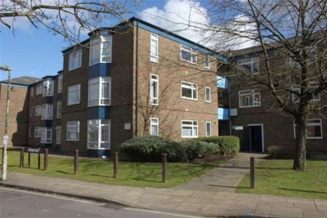  Image of 1 bedroom Flat to rent in Lawn Street Winchester SO23 at Winchester, SO23 8DT