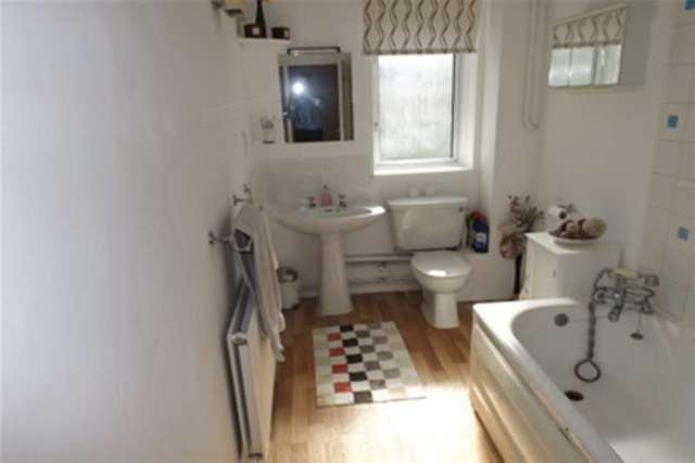  Image of 1 bedroom Flat to rent in Lawn Street Winchester SO23 at Winchester, SO23 8DT