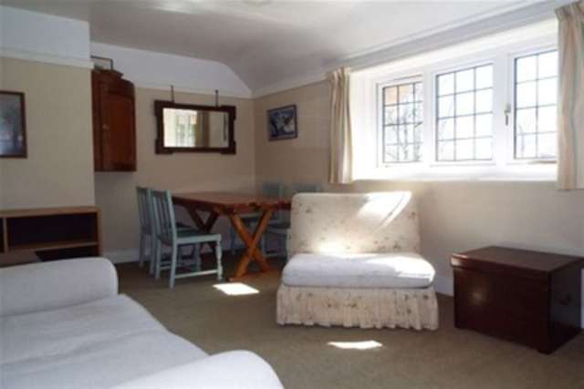  Image of 1 bedroom Flat to rent in Main Road Bouldnor Yarmouth PO41 at Yarmouth, PO41 0XA