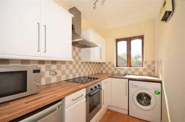  Image of Studio flat for sale in Woodcote Road Wallington SM6 at Wallington Surrey Wallington, SM6 0PA