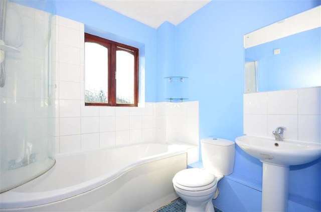  Image of Studio flat for sale in Woodcote Road Wallington SM6 at Wallington Surrey Wallington, SM6 0PA
