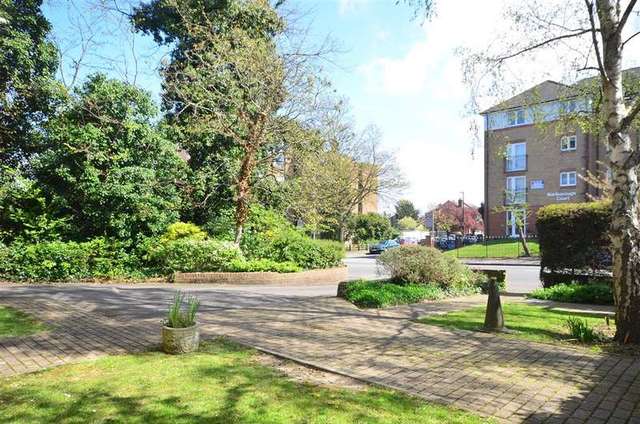  Image of Studio flat for sale in Woodcote Road Wallington SM6 at Wallington Surrey Wallington, SM6 0PA