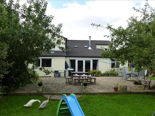  Image of 4 bedroom Detached house to rent in Yarmouth Road Kirby Cane Bungay NR35 at Yarmouth Road Kirby Cane BUNGAY, NR35 2PL