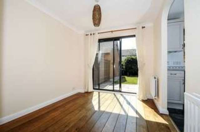  Image of 3 bedroom Terraced house for sale in Yealm Close Didcot OX11 at Yealm Close  Didcot, OX11 7XD