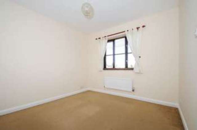  Image of 3 bedroom Terraced house for sale in Yealm Close Didcot OX11 at Yealm Close  Didcot, OX11 7XD