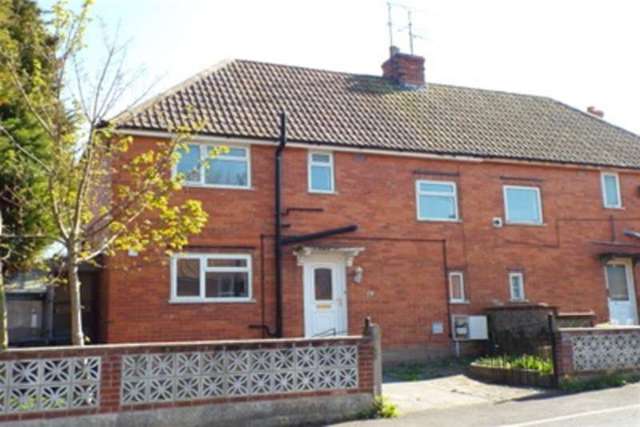  Image of 3 bedroom Semi-Detached house to rent in Seaton Road Yeovil BA20 at Yeovil, BA20 2AP