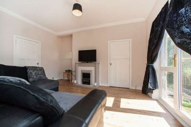  Image of 3 bedroom Flat for sale in Angus Oval Glasgow G52 at Angus Oval  Glasgow, G52 3HD