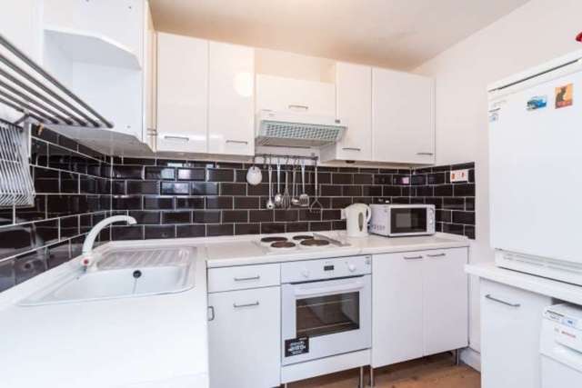 Image of 1 bedroom Flat for sale in Broughton Road Edinburgh EH7 at Broughton Road  Edinburgh, EH7 4JH