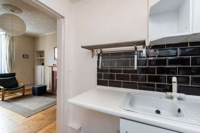  Image of 1 bedroom Flat for sale in Broughton Road Edinburgh EH7 at Broughton Road  Edinburgh, EH7 4JH